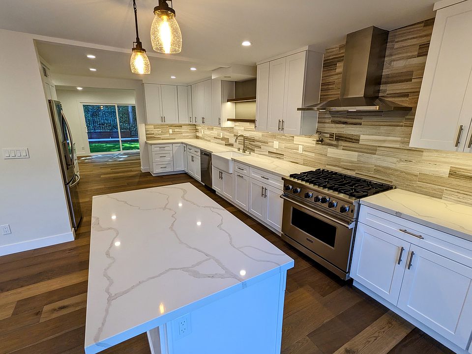 Spacious Open Kitchen