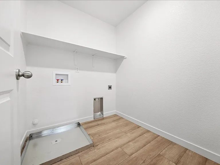 2416 Interstellar Ln — Photo 18