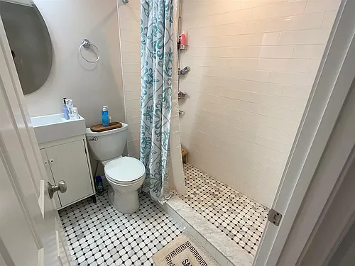 521 Main St #2 Photo 1