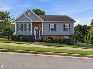 145 Azalea Rdg, Johnson City, TN 37601