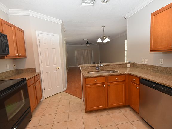 5th image of 4901 Elizabeth Anne Cir