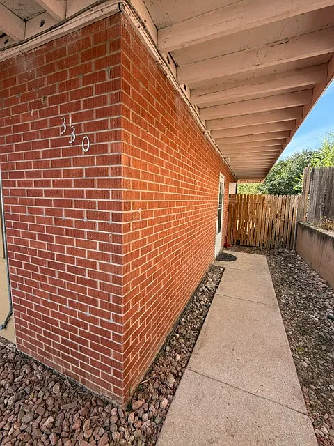 2 bed, 768 sqft, $1,400 — Photo 3