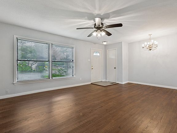 4th image of 457 Pittman St