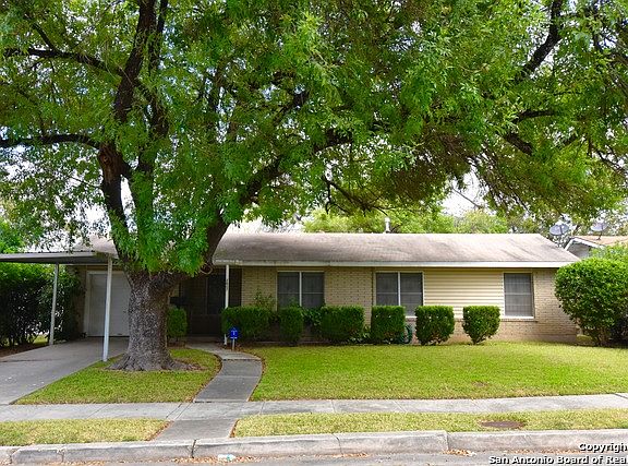 3rd image of 2607 Stratford Ct