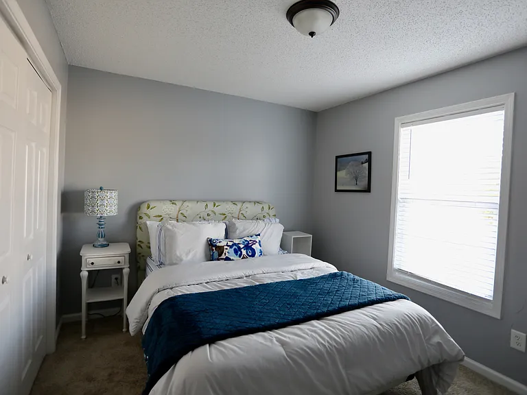 350 Woodgreen Dr — Photo 5
