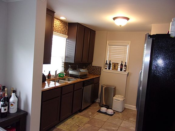 4th image of 1040 Marshall Ave