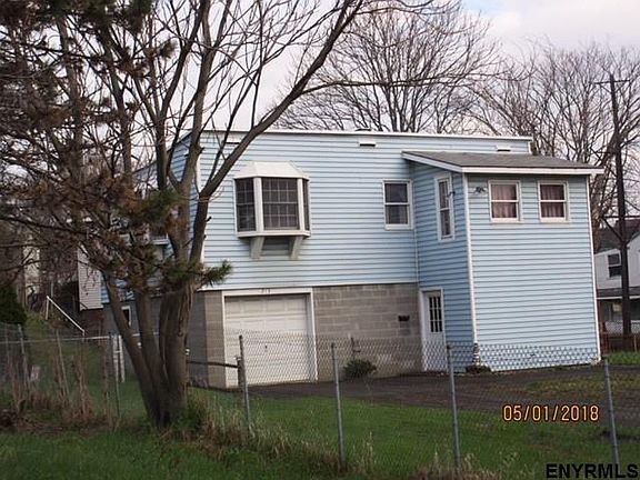 2nd image of 213 Saratoga St
