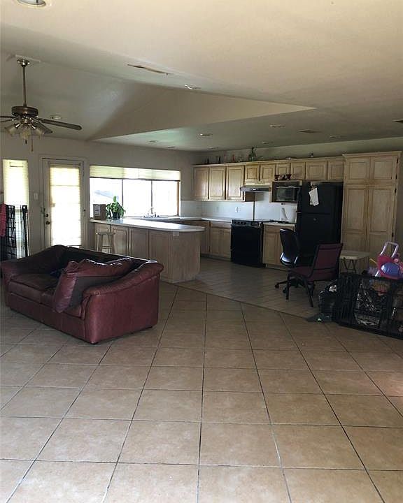 2nd image of 306 W Springdale Ln