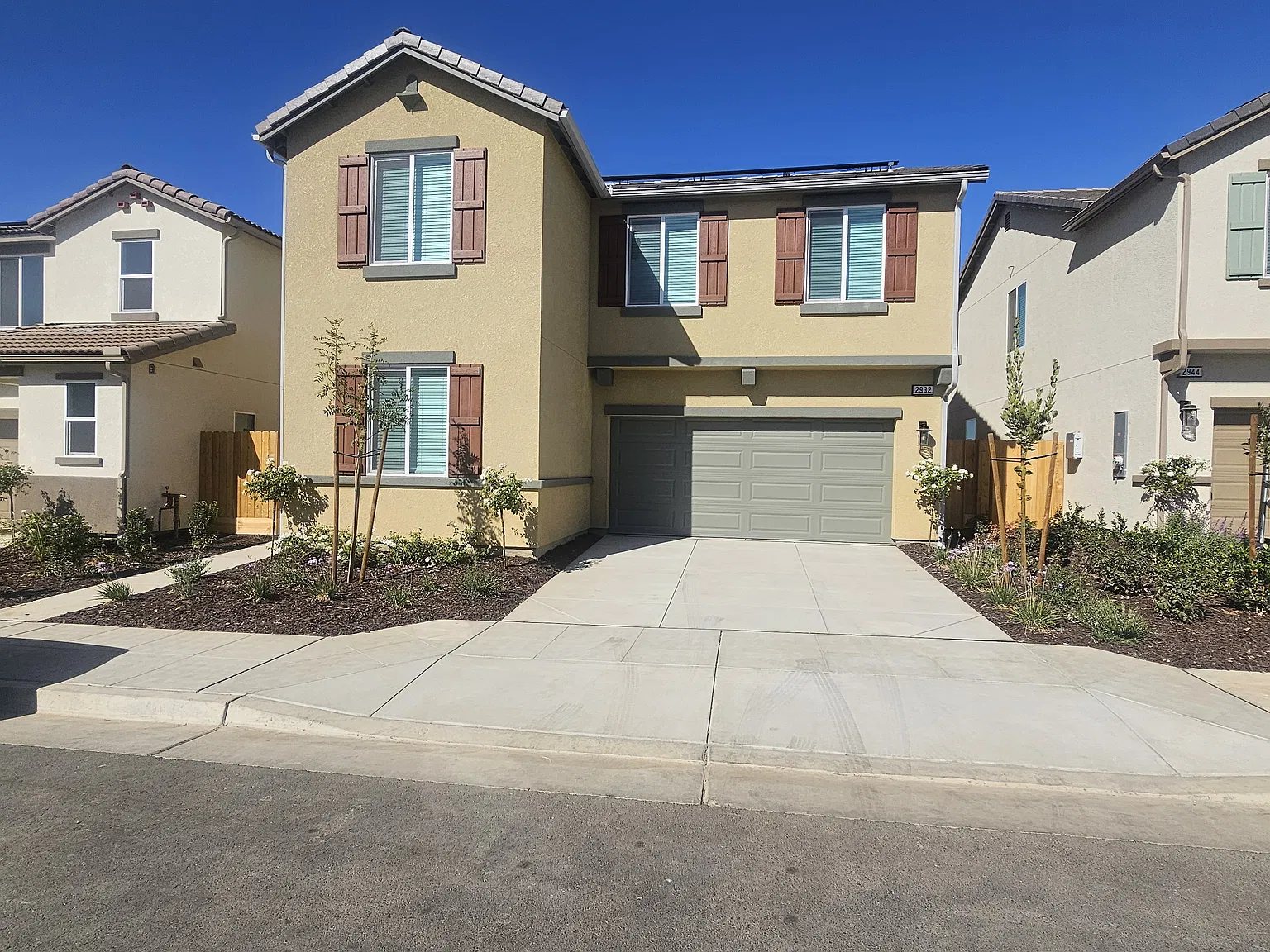 4 bed, 2.5 bath, 2814 sqft, $2,700 — Photo 3