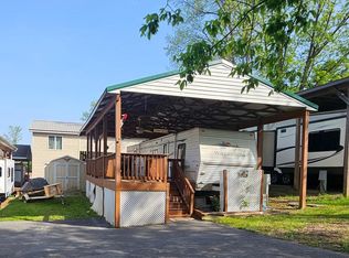 17 Hot Springs Rd, Falling Waters, WV 25419