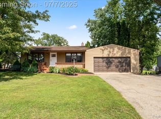 262 Cornell St, Howell, MI 48843