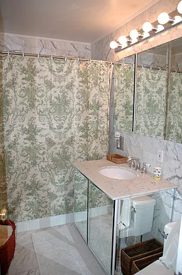 Sold by Longstreet & Associates Inc. | media 16