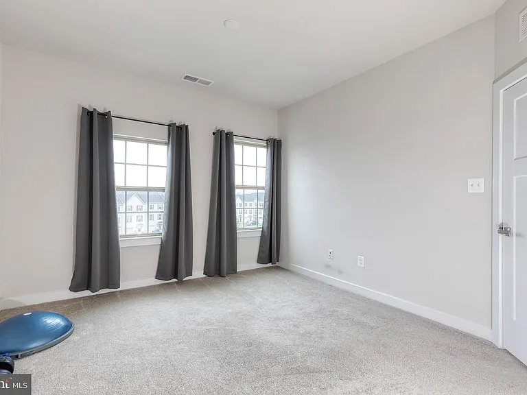 10141 Fauberg St — Photo 30