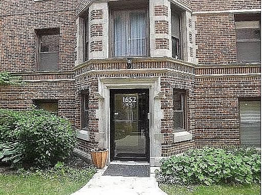 2nd image of 1652 W Farwell Ave APT 2L
