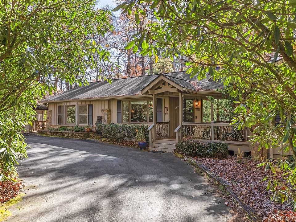 1st image of 371 Dixon Drive