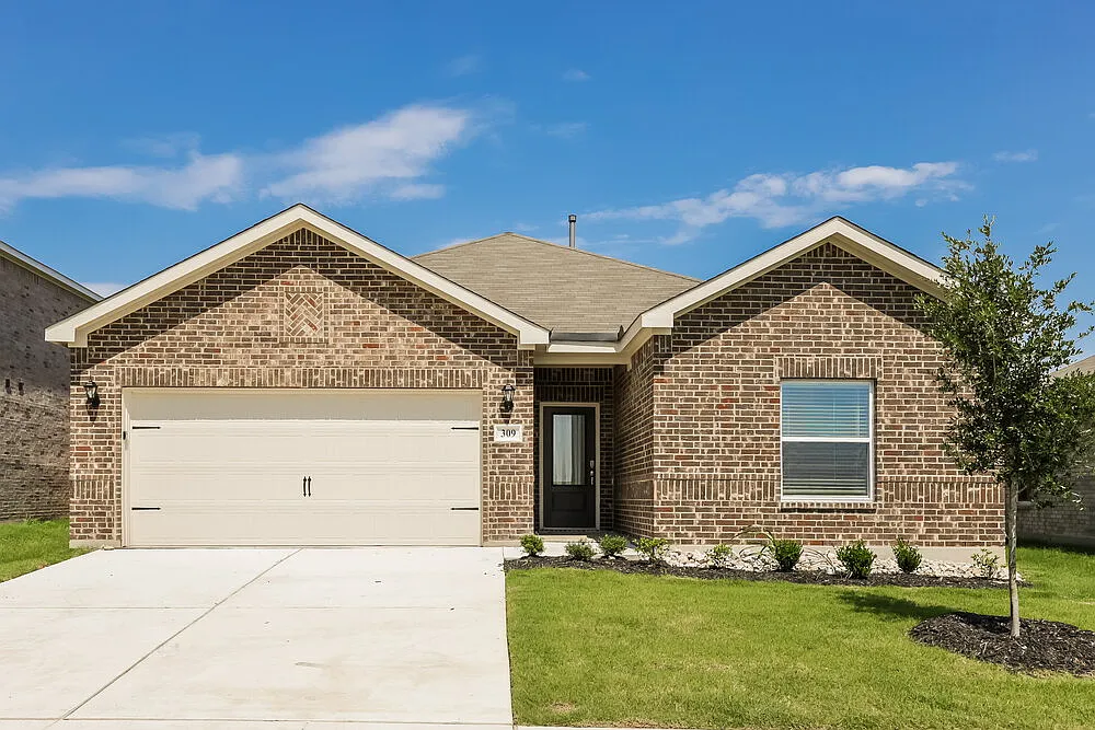 3 bed, 2.0 bath, 1658 sqft, $2,300 — Photo 1