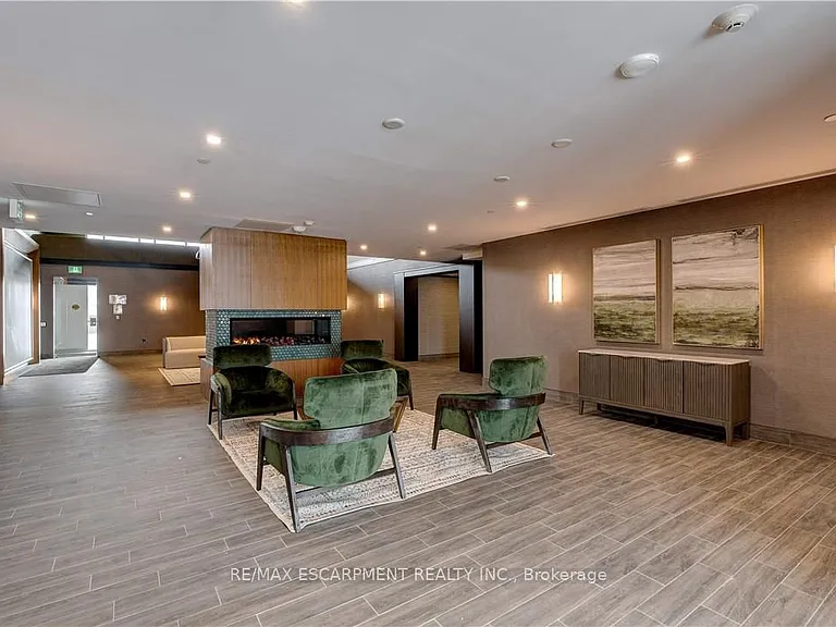 450 Dundas St E #1204 — Photo 7