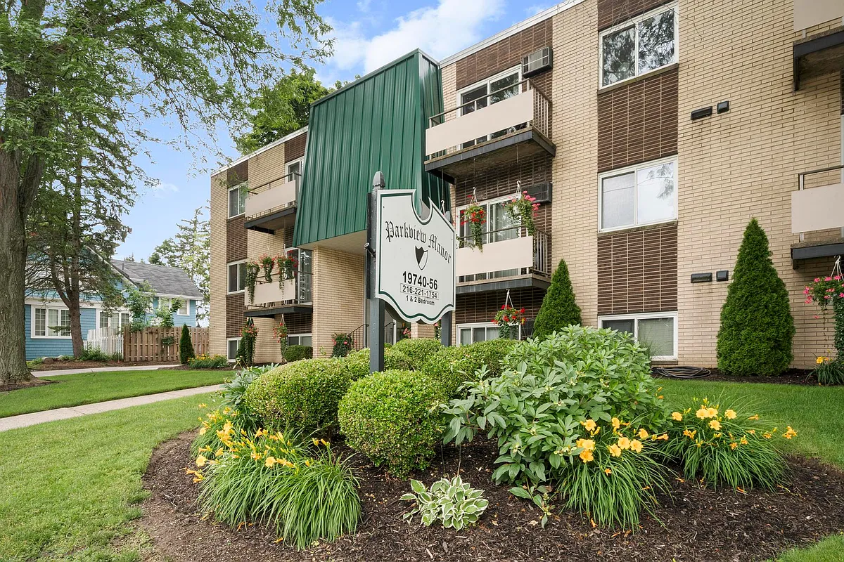 Building Photo - Parkview Manor