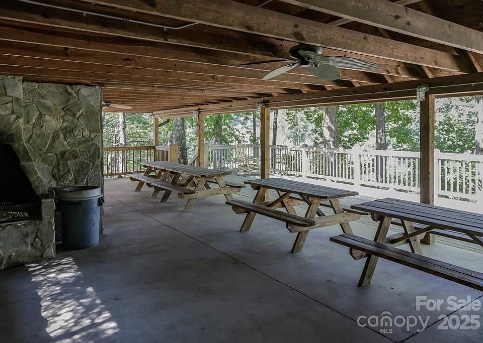 37th image of 351 Chickadee Ave