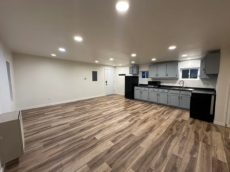341 Oconto Ave #203 — Photo 3