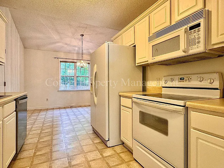 7408 Bluestone Ct — Photo 11