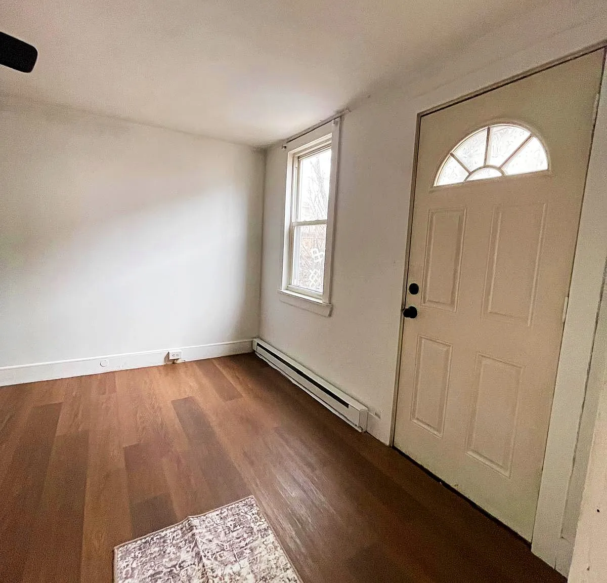 2 bed, 960 sqft, $1,100 — Photo 2