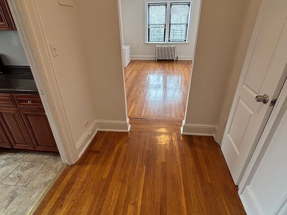 1st image of 1427 Mamaroneck Ave #2D