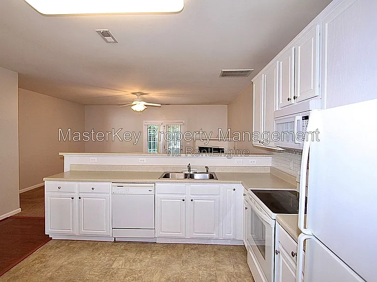 508 Bayou Ct — Photo 5