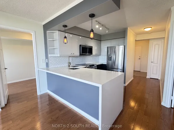 1150 Parkwest Pl #1002, Mississauga, ON L5E 3K4