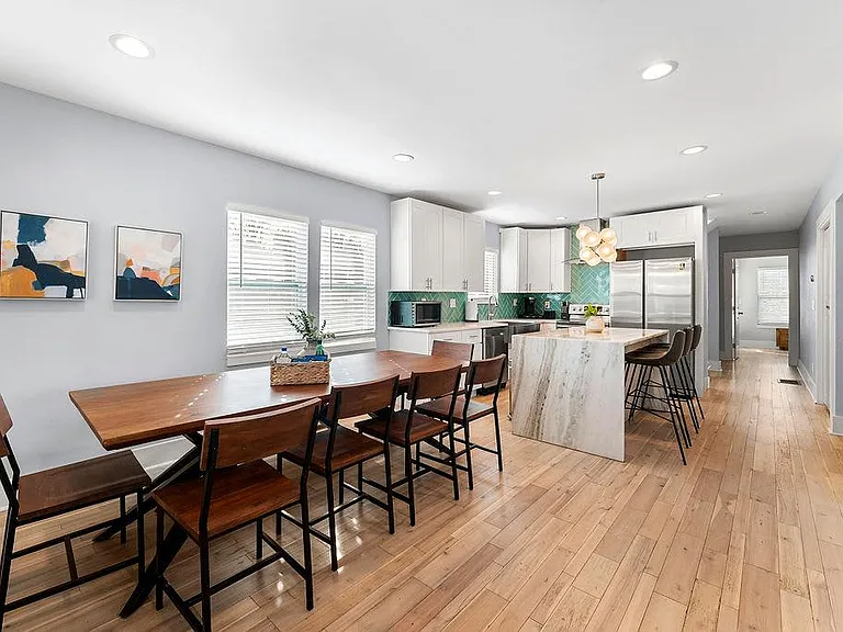 209 Clay St SE — Photo 6