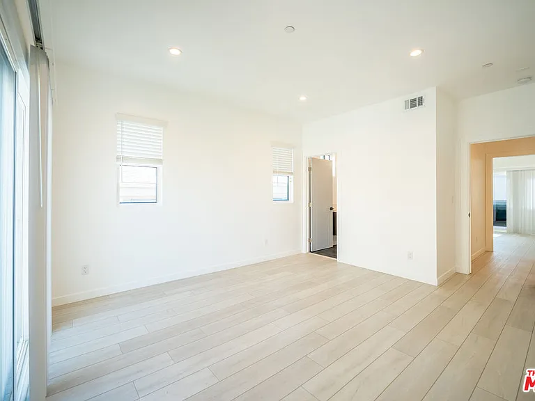 246 N Dillon St #1/2 — Photo 23
