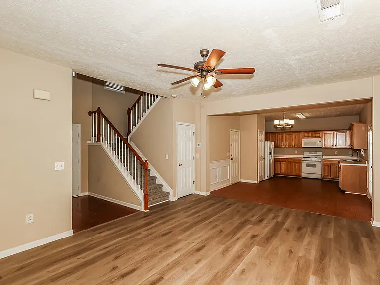 426 Baldwin Ct — Photo 6