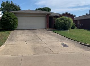 10233 Dawson Trl, Fort Worth, TX 76108