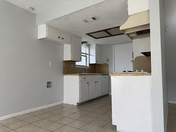4th image of 2102 Spicewood Dr