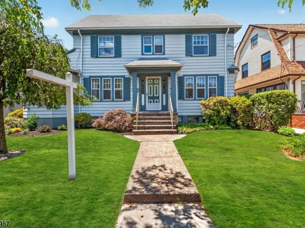 132 Hillside Rd, Elizabeth City, NJ 07208