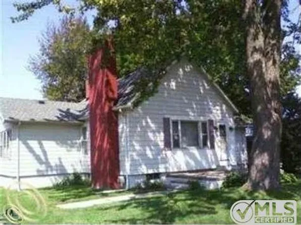 39543 Willmarth St, Harrison Township, MI 48045