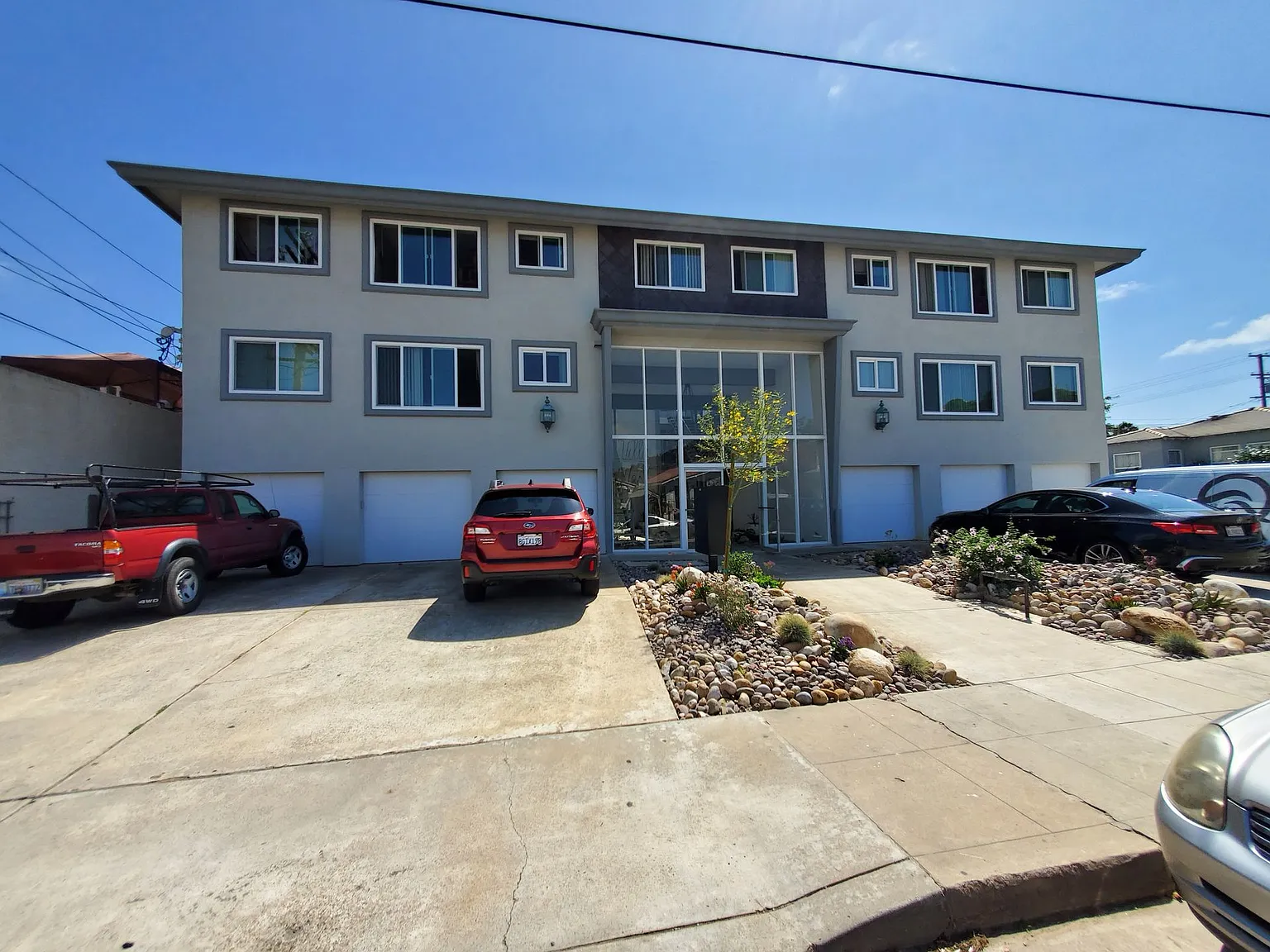 Villa West Apartments — Photo 1