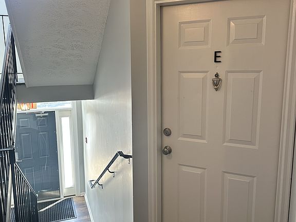 3rd image of 803 Stratford Way #1