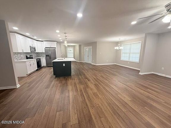 5th image of 2660 Heath Rd