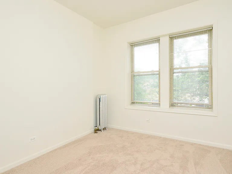 1943 W Chase Ave #2 — Photo 24