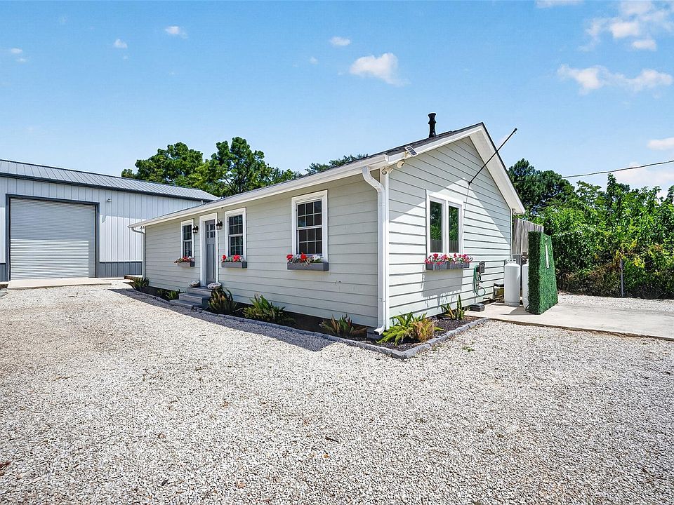 1st image of 1090A Williams Ln
