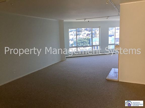 2nd image of 2324 Market St APT 5