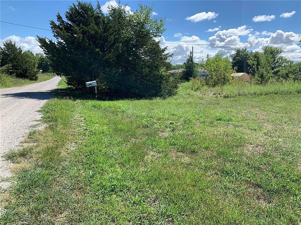 1st image of 18 Quail Meadow Dr
