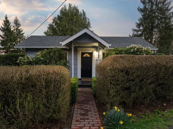 2668 SW Hume Ct, Portland, OR 97219