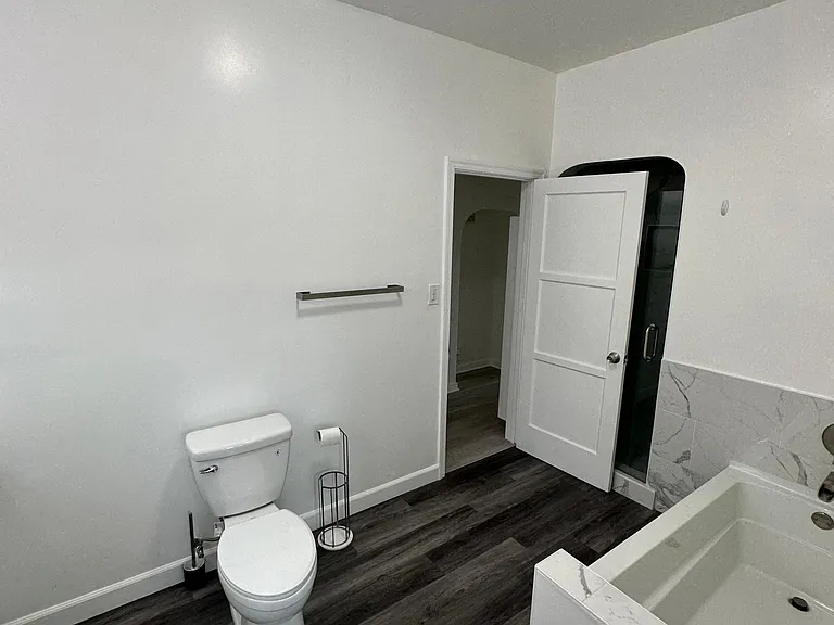 1631 S Highland Ave — Photo 10
