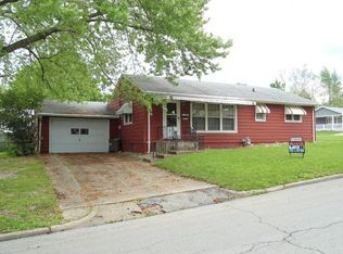 16 Medial Dr, Decatur, IL 62521