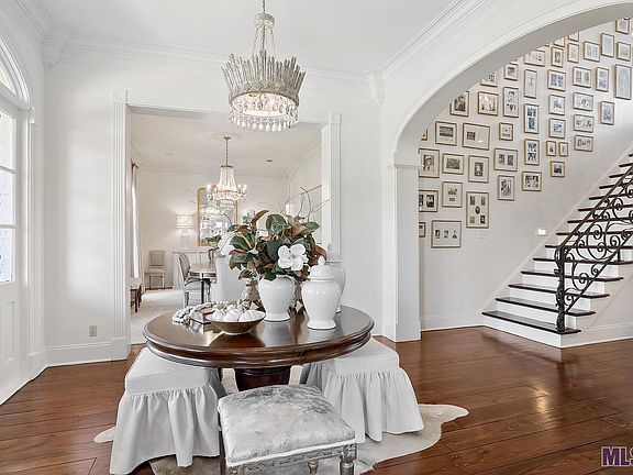 5th image of 18653 Saint Andrews Ct W