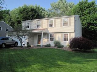 14 Glenburn Rd, Liverpool, NY 13090