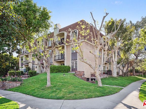2nd image of 801 S Plymouth Blvd APT 305