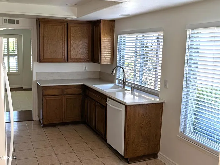 34010 Village 34 — Photo 10